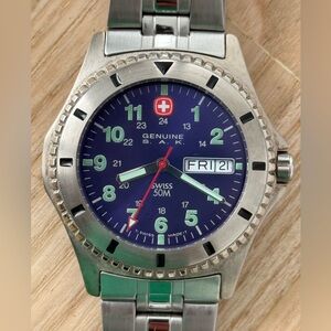 Wenger Genuine S.A.K. Swiss Army Vintage Watch Rare Blue Dial Tactical Stainless